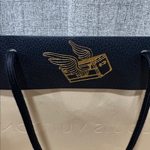 Authentic empty Louis vuttion paper bag LE VOYAGE DES LUMIERES  with ribbon. - Picture 5 of 7
